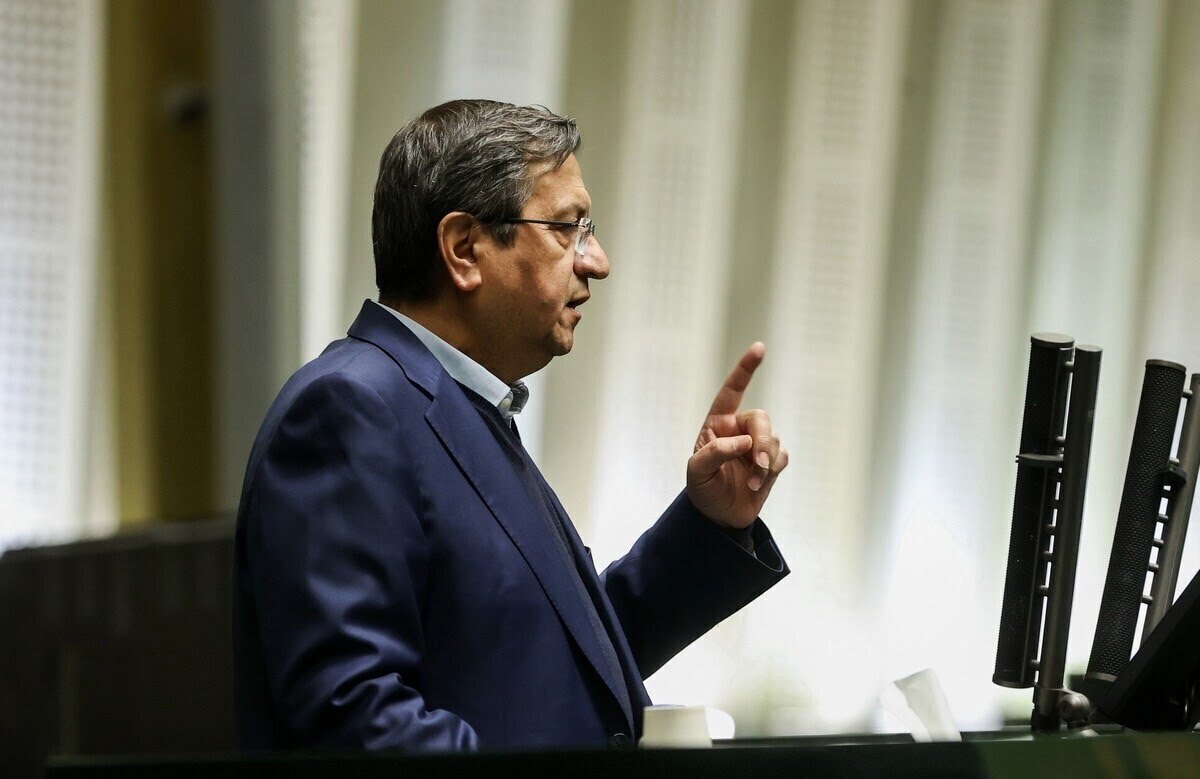 بازگشت جدال همتی و تندروها