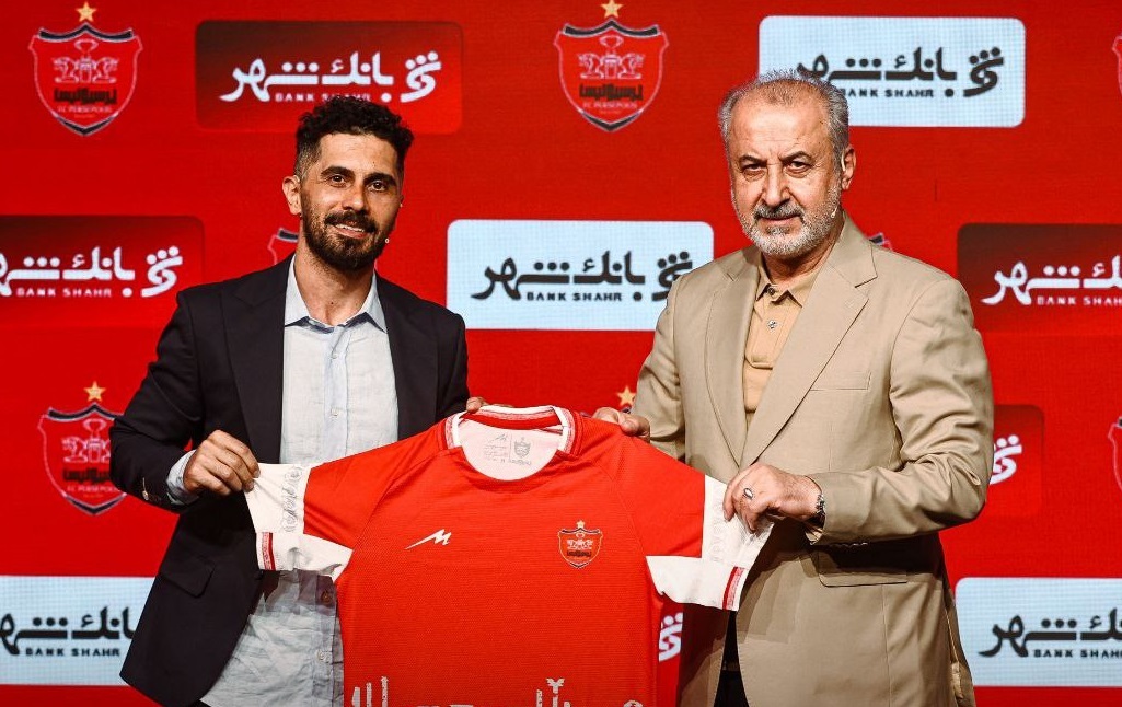 امید با پرسپولیس تمدید کرد