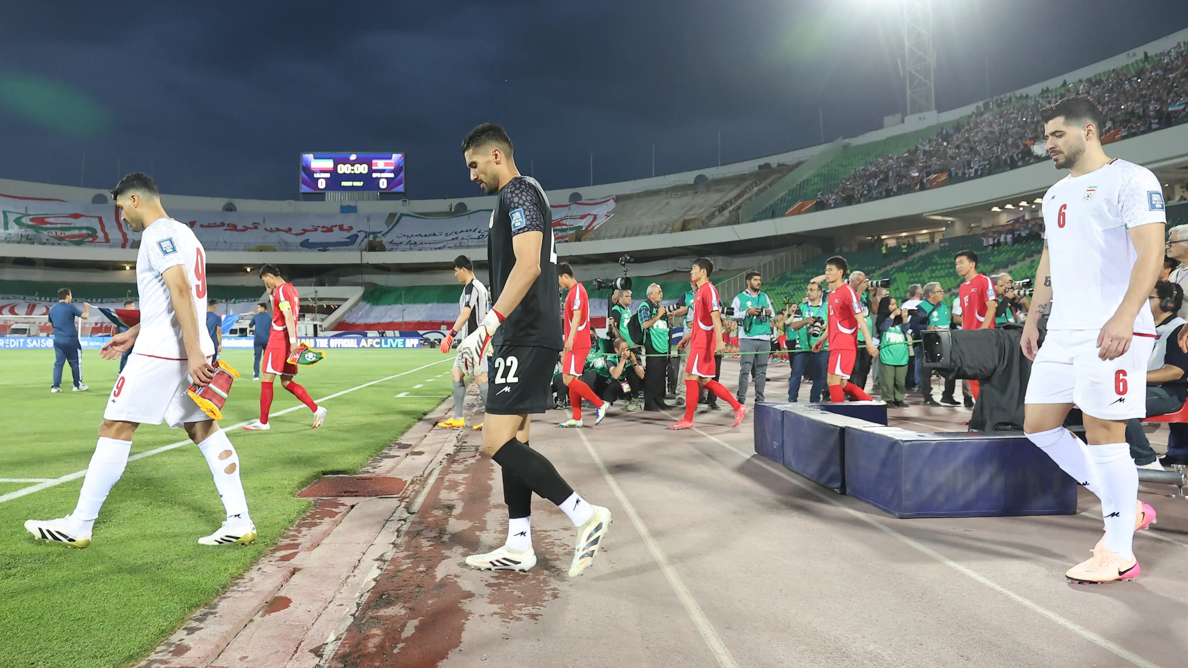 ۱۶ هزار تماشاگر؟ باورش سخت است ۱۶ هزار تماشاگر؟ باورش سخت است