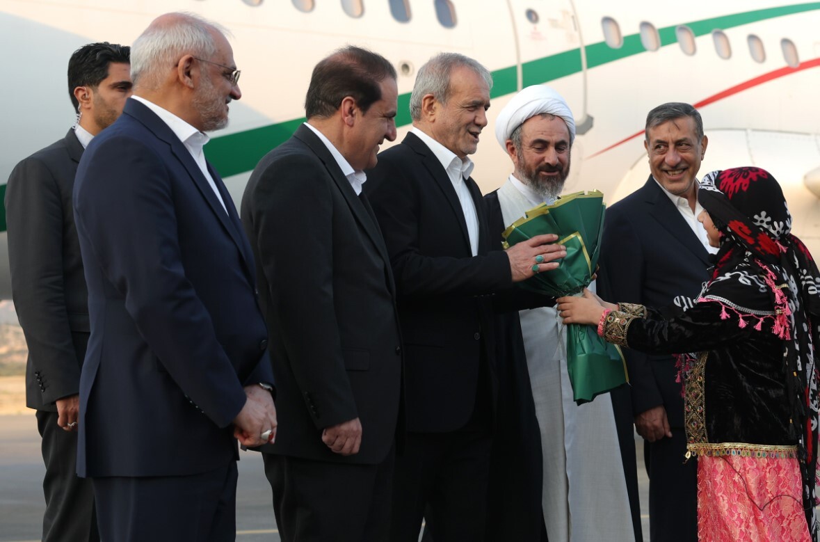 سفر استانی دو روزه؛ رئیسجمهور وارد ایلام شد سفر استانی دو روزه؛ رئیسجمهور وارد ایلام شد