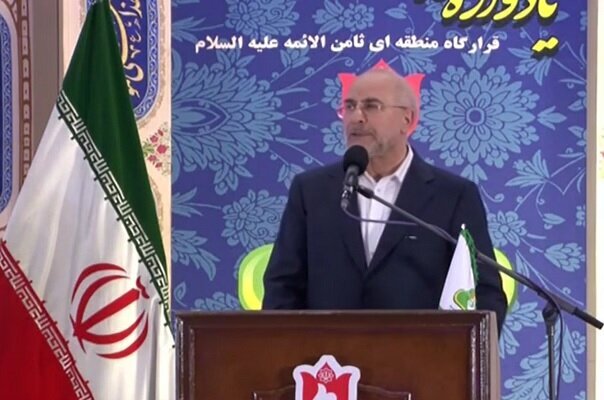 قالیباف: از یاد شهدا غفلت نکنیم