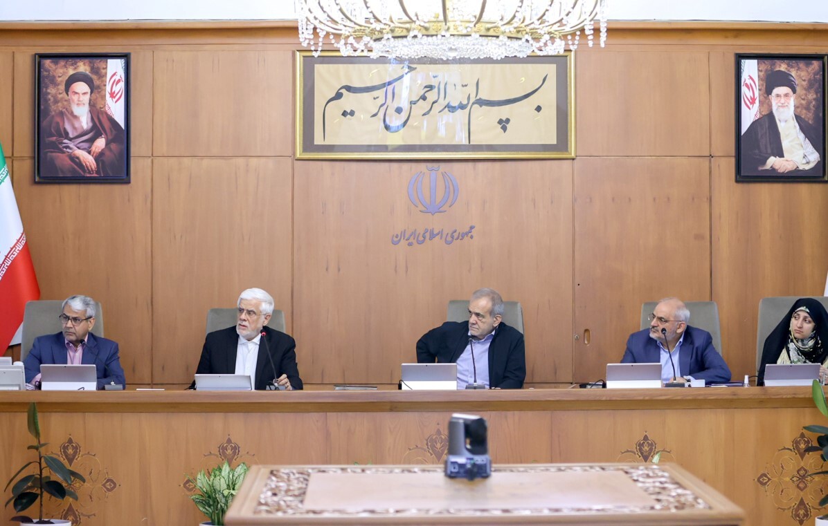 جلسه فوقالعاده دولت پس از حمله اسرائیل/ تامین نیازهای اساسی، سوخت و دارو جلسه فوقالعاده دولت پس از حمله اسرائیل/ تامین نیازهای اساسی، سوخت و دارو