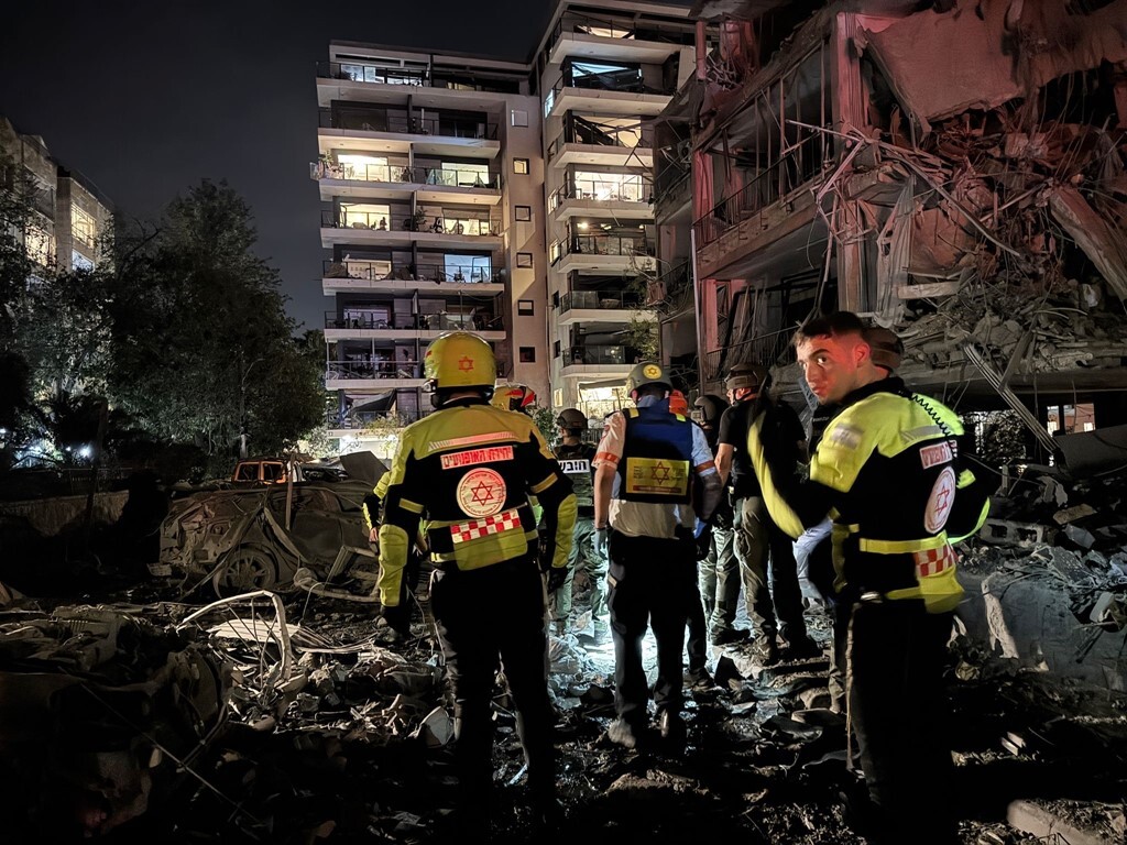 حمله ایران به اسرائیل با ۱۵۰ موشک/ آتشسوزی در تلآویو درپی حملات +ویدیو حمله ایران به اسرائیل با ۱۵۰ موشک/ آتشسوزی در تلآویو درپی حملات +ویدیو