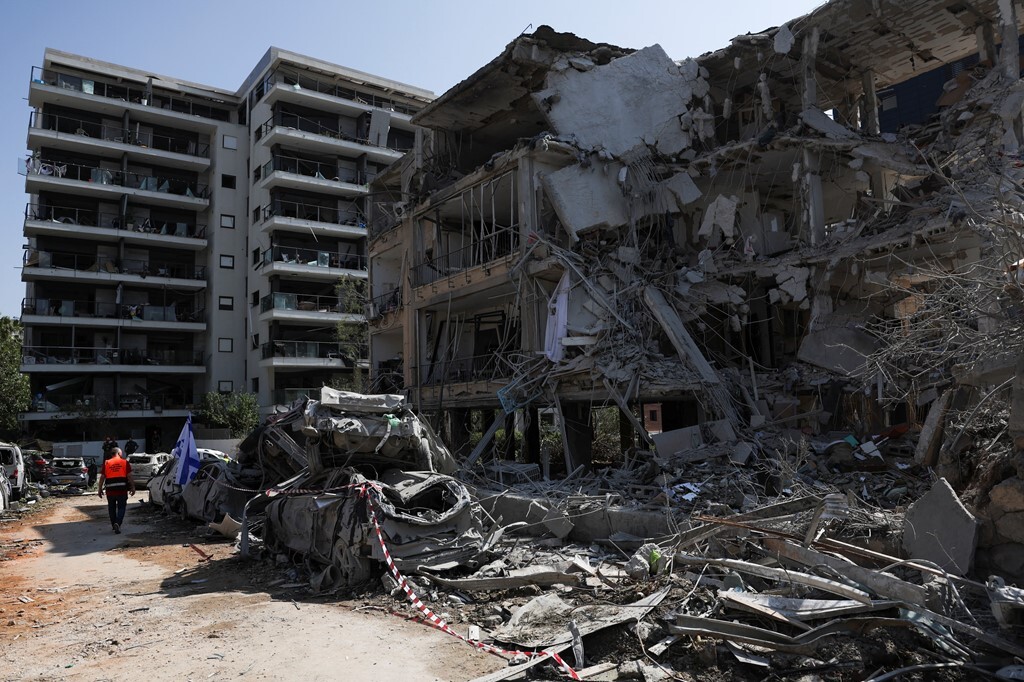 حمله موشکی ایران به بیش از ۱۵۰ نقطه اسرائیل/ ۳ کشته و ۹۰ زخمی در اسرائیل/ شهادت سرداران ربانی و محرابی/ واکنش حماس حمله موشکی ایران به بیش از ۱۵۰ نقطه اسرائیل/ ۳ کشته و ۹۰ زخمی در اسرائیل/ شهادت سرداران ربانی و محرابی/ واکنش حماس