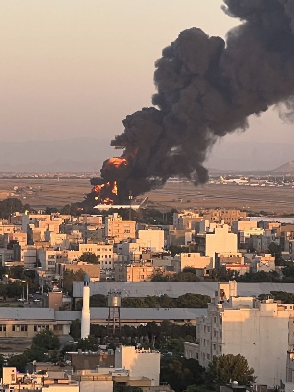 حمله موشکی ایران به اسرائیل/ شهادت ۱۴ دانشمند هستهای/ شیشههای دفتر یک رسانه فرو ریخت +عکس حمله موشکی ایران به اسرائیل/ شهادت ۱۴ دانشمند هستهای/ شیشههای دفتر یک رسانه فرو ریخت +عکس