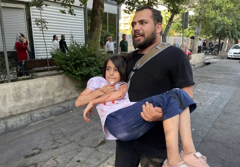 توصیه به مردم؛ در محل انفجار تجمع نکنید توصیه به مردم؛ در محل انفجار تجمع نکنید