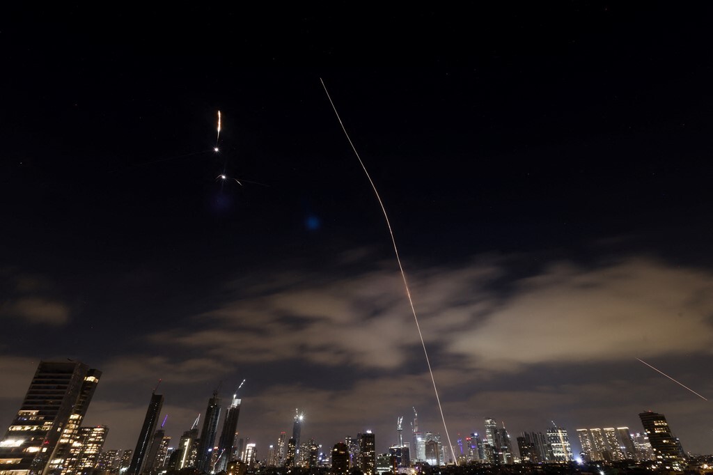 فوری: پدافند اهواز فعال شد/ آتشسوزی شدید در حیفا/ واکنشهای جهانی در سومین روز جنگ اسرائیل و ایران فوری: پدافند اهواز فعال شد/ آتشسوزی شدید در حیفا/ واکنشهای جهانی در سومین روز جنگ اسرائیل و ایران