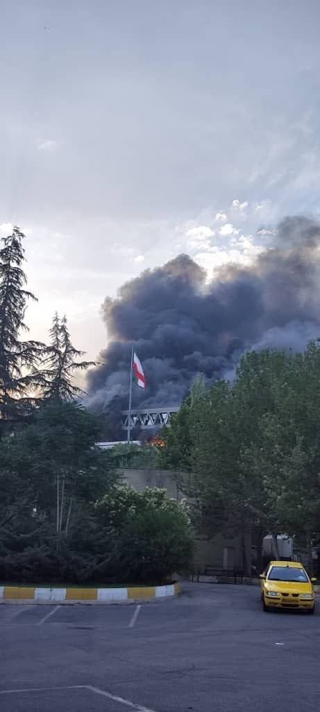 فوری: حمله اسرائیل به صداوسیما/ لحظه حمله به شبکه خبر و خروج مجری زن/ ۴ بمب به ساختمان صداوسیما برخورد کرد