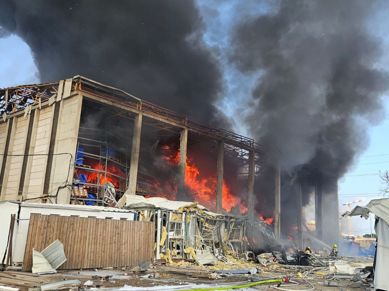 حملات ایران به اسرائیل ادامه دارد/ محکومیت حمله به صداوسیما/ سرنگونی پهپاد اسرائیلی در کاشان/ آتشسوزی در ۳ کشتی نفتکش حملات ایران به اسرائیل ادامه دارد/ محکومیت حمله به صداوسیما/ سرنگونی پهپاد اسرائیلی در کاشان/ آتشسوزی در ۳ کشتی نفتکش