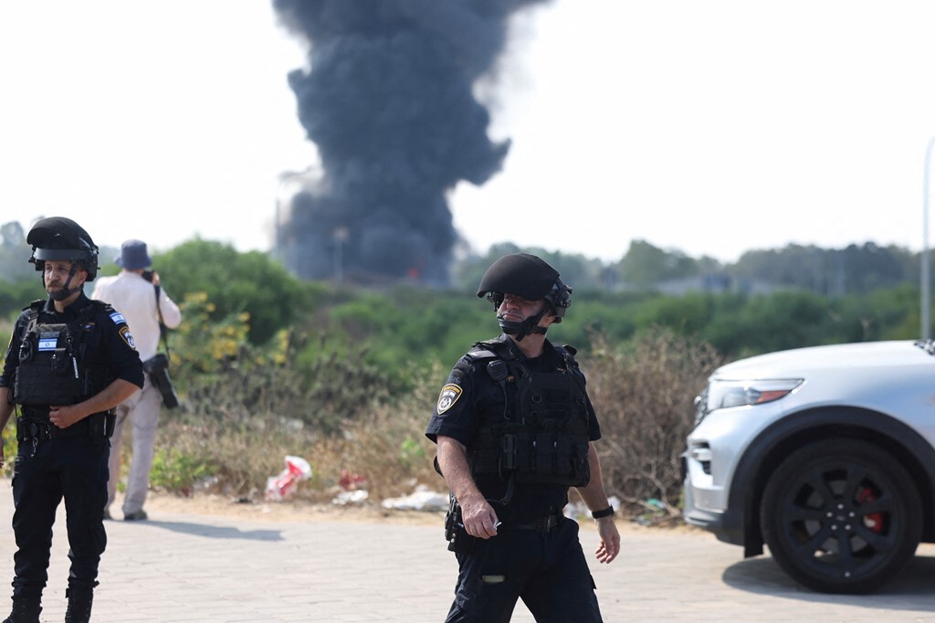 فرمانده نیروی زمینی: موج جدید حملات شدت مییابد/ اسرائیل؛ قاتل اهالی رسانه/ لغو مرخصی پزشکان و پرستاران فرمانده نیروی زمینی: موج جدید حملات شدت مییابد/ اسرائیل؛ قاتل اهالی رسانه/ لغو مرخصی پزشکان و پرستاران