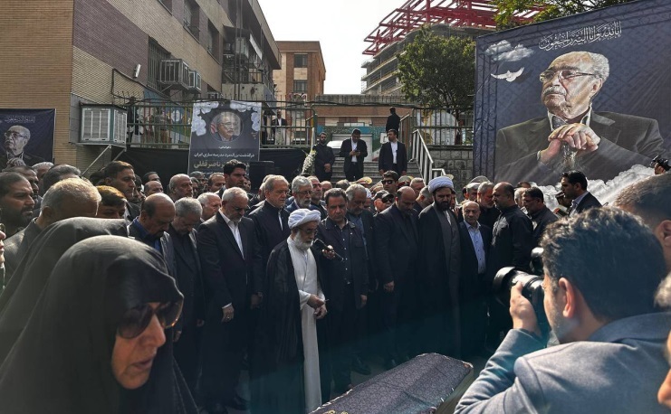 حضور رئیسجمهور در مراسم تشییع خیر مدرسهساز حضور رئیسجمهور در مراسم تشییع خیر مدرسهساز