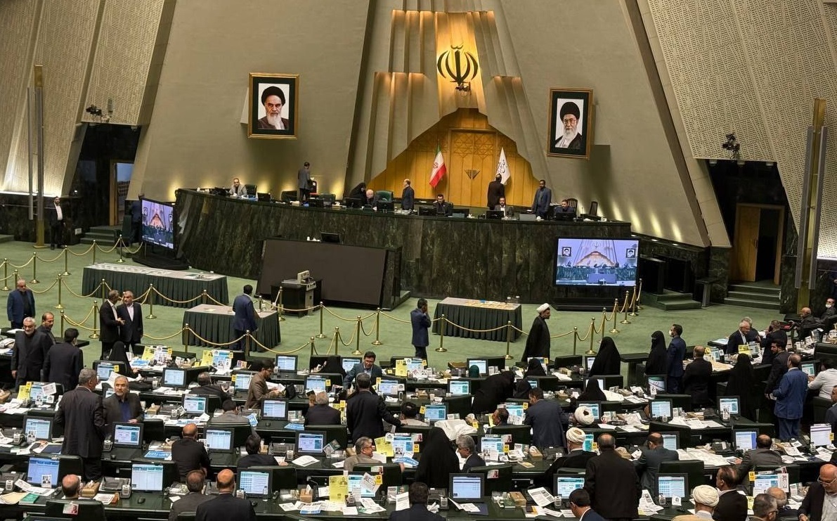 قالیباف رئیس مجلس ماند/ کاندیدا‌های گزینه نواب معرفی شدند