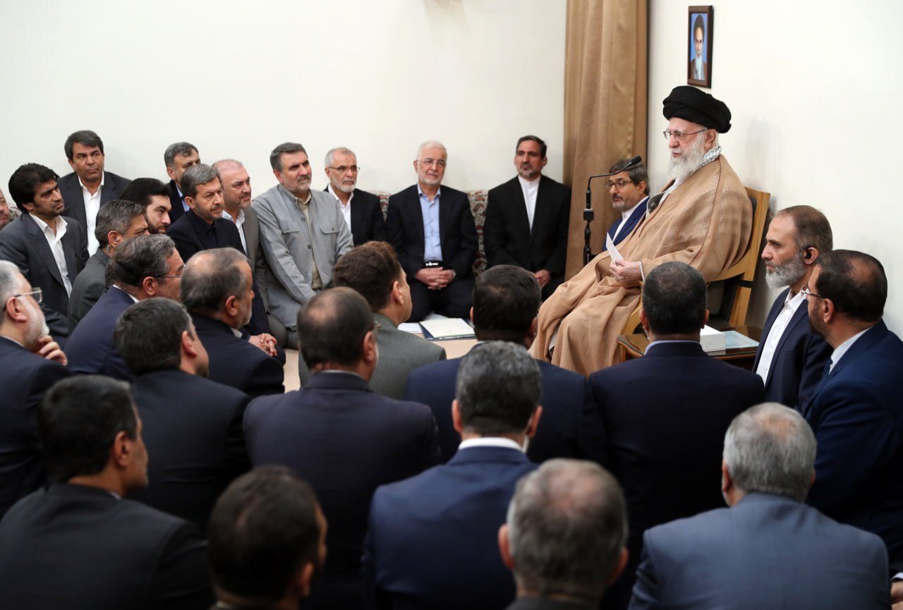 دیدار وزیر کشور و استانداران با رهبر انقلاب دیدار وزیر کشور و استانداران با رهبر انقلاب