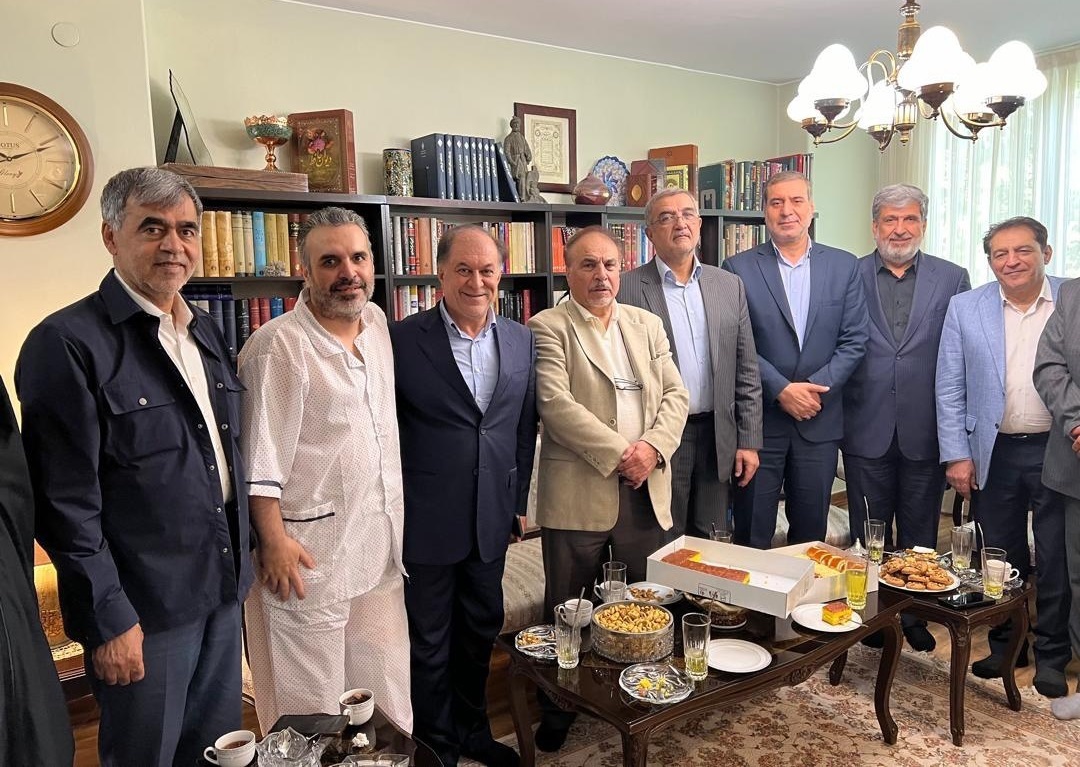 عیادت اعضای مجمع خیرین کشور از مدیرعامل موسسه خیریه نیک گامان عیادت اعضای مجمع خیرین کشور از مدیرعامل موسسه خیریه نیک گامان