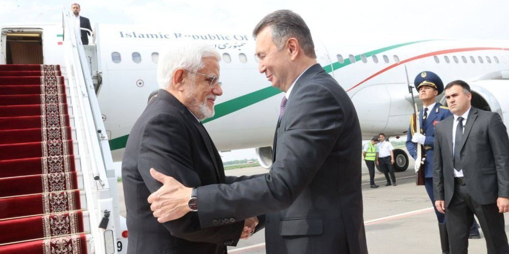 عارف وارد تاجیکستان شد/ سخنرانی در کنفرانس حفاظت از یخچال‌های طبیعی