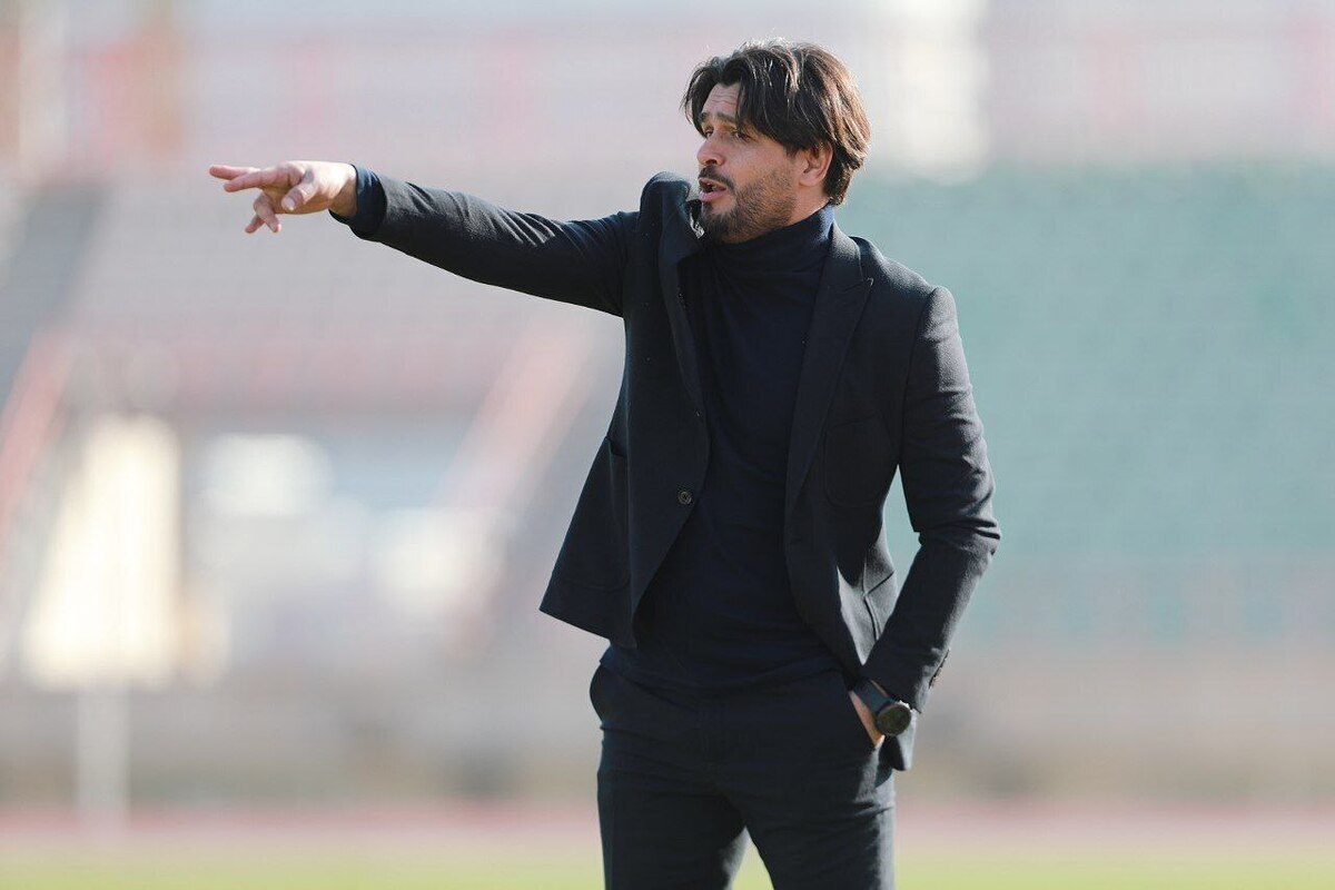 دقیقی، روی نیمکت خودروسازان دقیقی، روی نیمکت خودروسازان