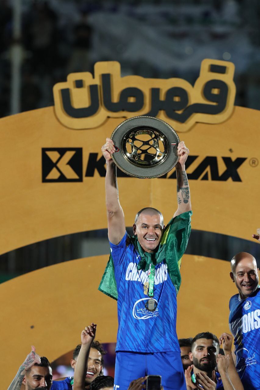 گزارش تصویری؛ قهرمانی استقلال در اراک