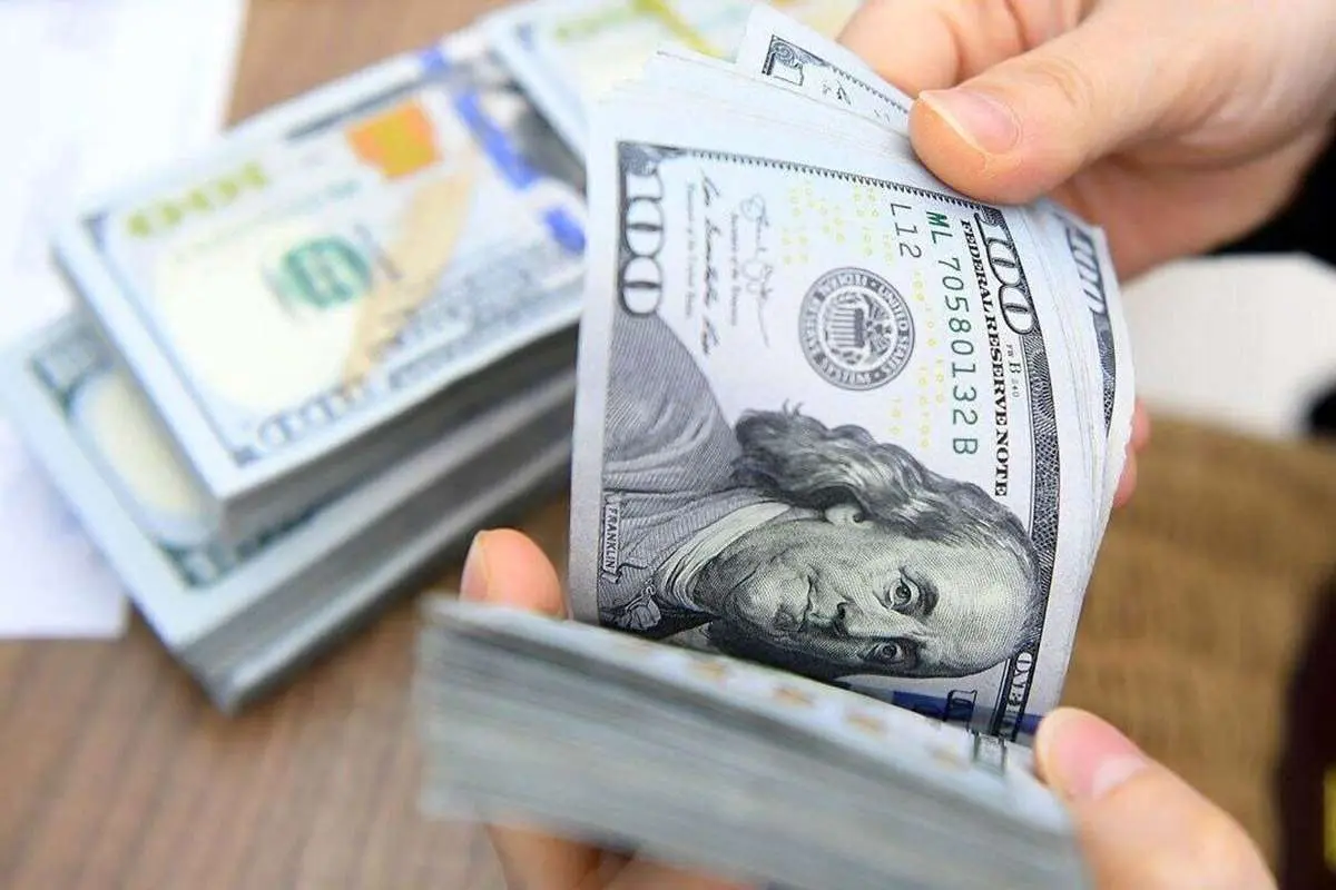 افزایش قیمت دلار ادامه دارد!/ یورو ۴ هزار تومان گران شد +جدول