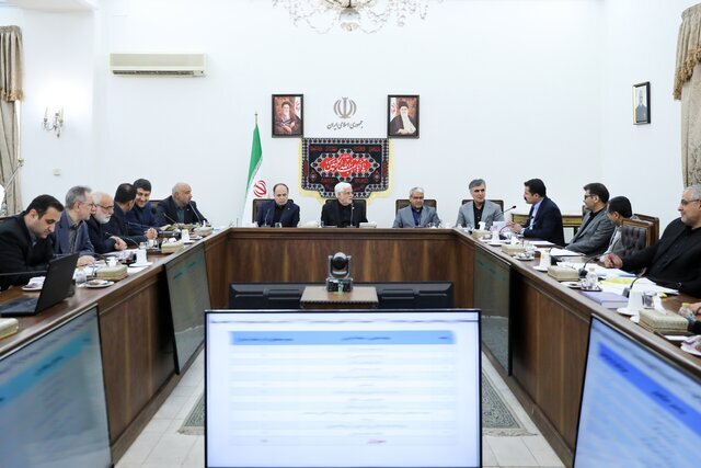 عارف: کسبوکارهای آسیبدیده از حمله اسرائیل در اولویت باشند عارف: کسبوکارهای آسیبدیده از حمله اسرائیل در اولویت باشند