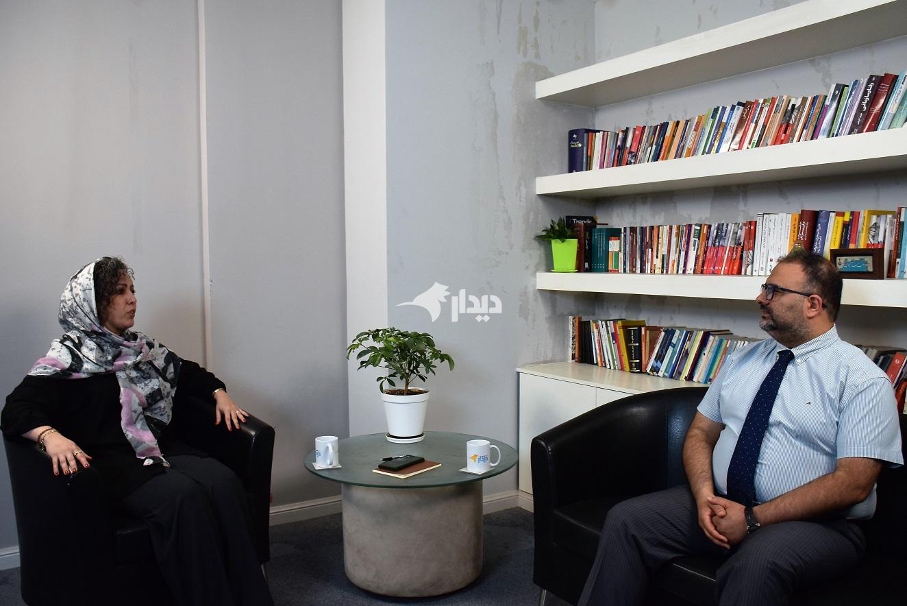 علی نیکجو: مردم برای آرامش به حمایت حاکمان نیاز دارند نه «یوگا»/ به کودکان یاد دهید از ترس‌هایشان حرف بزنند/ جامعه مدام منتظر خبر جدید است