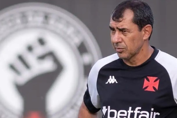 فاجعه مدیریتی در استقلال؛ کاریله یک میلیون دلار می‌خواهد!