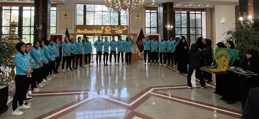 بدرقه تیم ملی فوتبال بانوان در مشهد