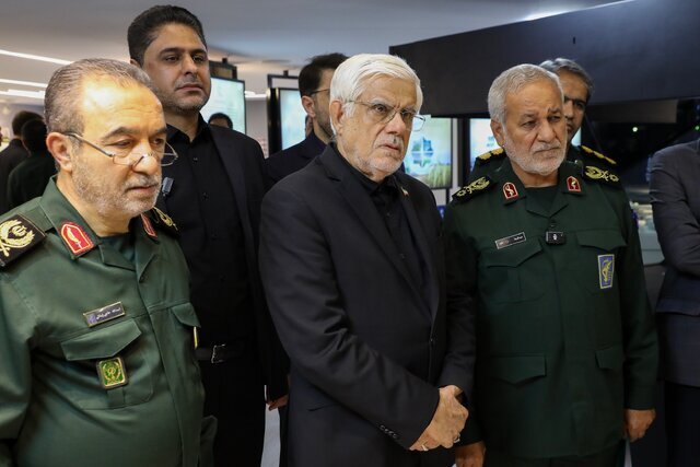 عارف: در طول جنگ، سازندگی تعطیل نشد