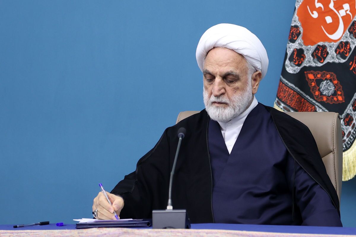 یک روزنامه خطاب به رئیس عدلیه؛ نمیخواهید کاری کنید؟ یک روزنامه خطاب به رئیس عدلیه؛ نمیخواهید کاری کنید؟