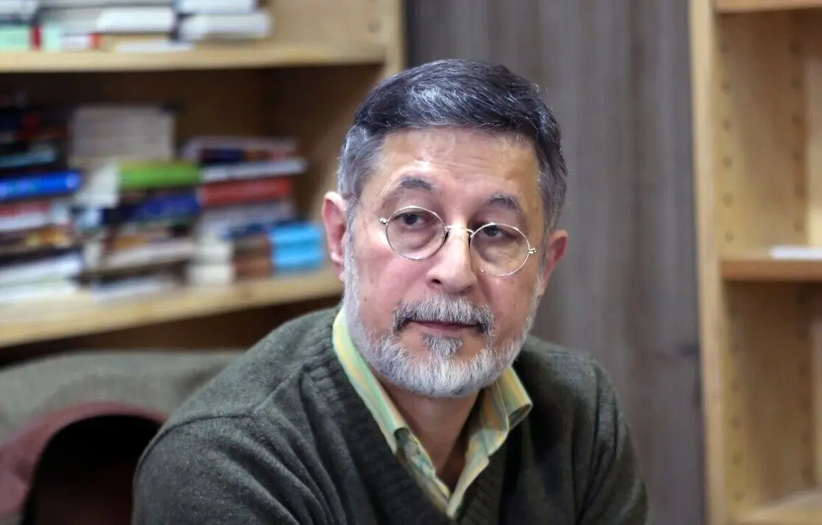 نیاز به یک نماد برای پر کردن شکاف بین حاکمیت و مردم