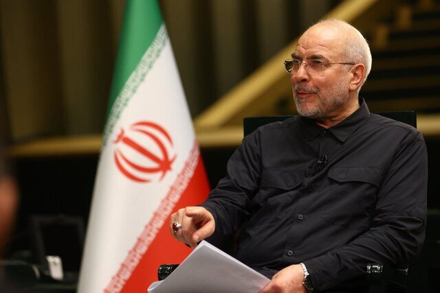 قالیباف: رهبر انقلاب در اتاق جنگ بودند