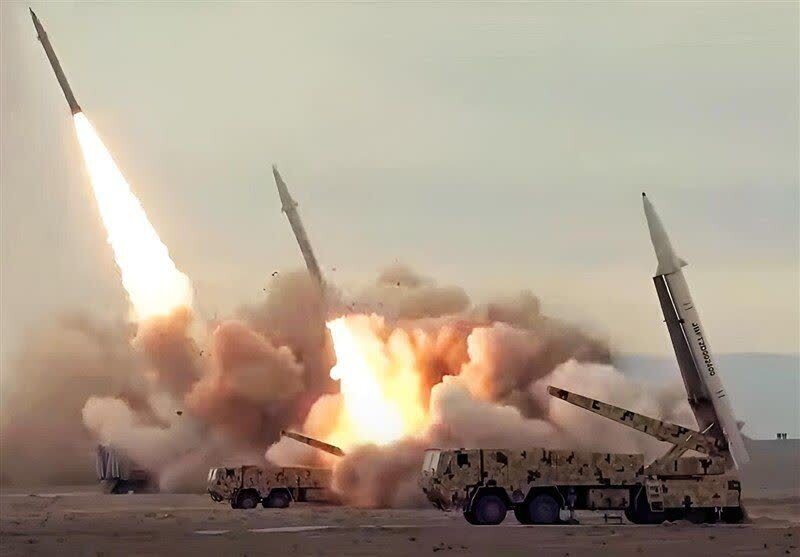 یک ریزپرنده در حاشیه رباطکریم سرنگون شد/ صدای انفجار در غرب اهواز/ تمدید لغو پروازها یک ریزپرنده در حاشیه رباطکریم سرنگون شد/ صدای انفجار در غرب اهواز/ تمدید لغو پروازها