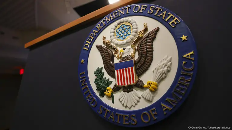 وزارت خارجه آمریکا بیش از ۱۳۰۰ کارمند را اخراج کرد