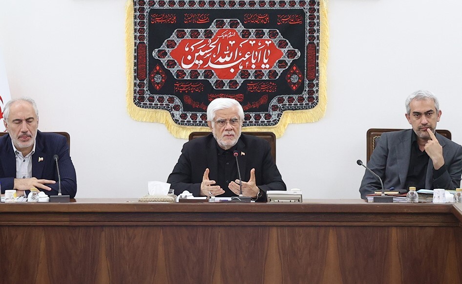 عارف: به دنبال جنگ نیستیم، با گفتگو مشکلات قابل حل است عارف: به دنبال جنگ نیستیم، با گفتگو مشکلات قابل حل است