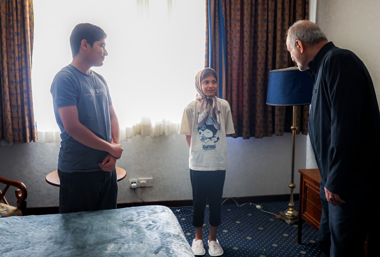 دیدار پزشکیان با برخی از خانواده‌های آسیب‌دیده از جنگ +ویدیو