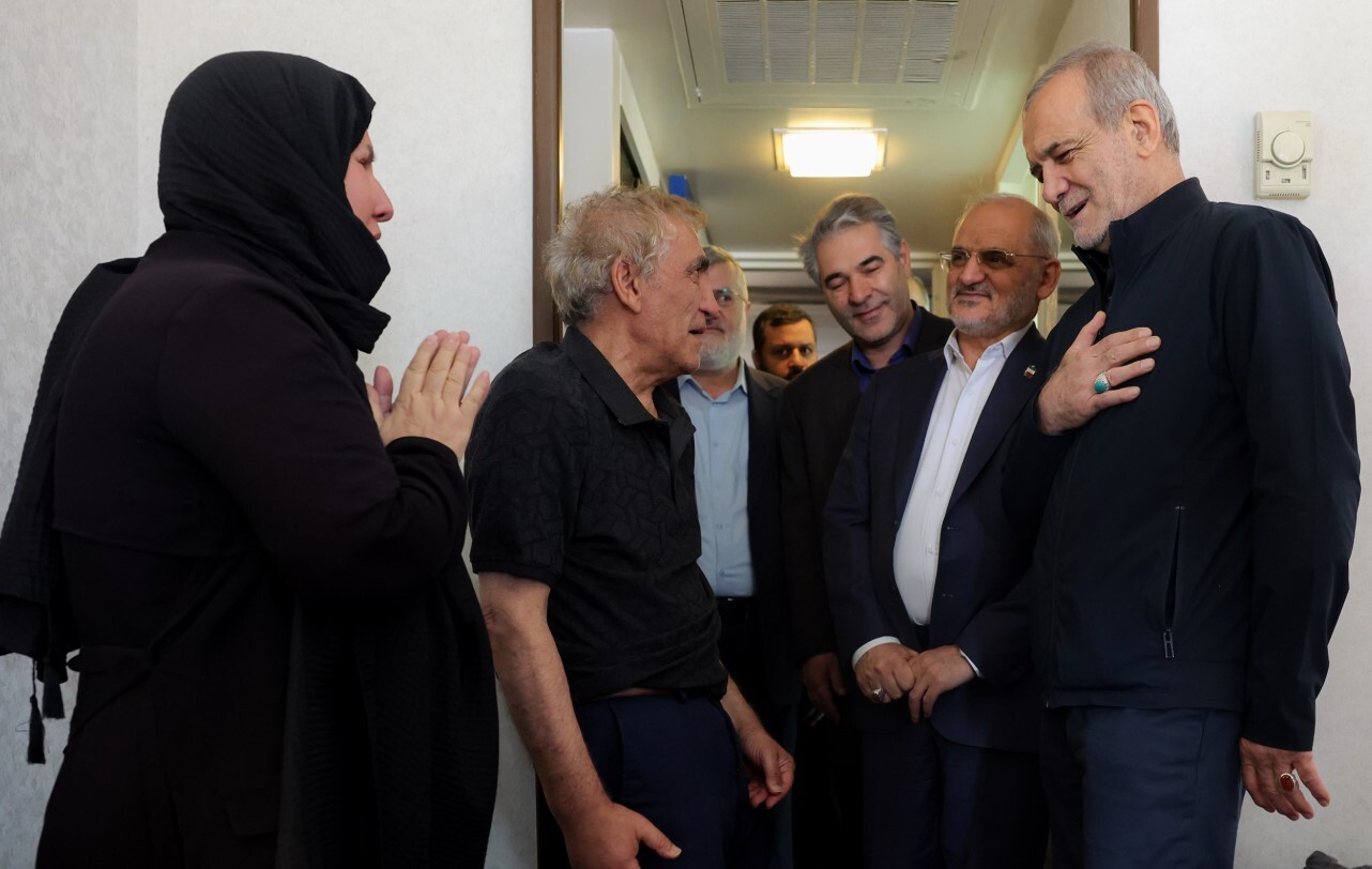 دیدار پزشکیان با برخی از خانواده‌های آسیب‌دیده از جنگ +ویدیو