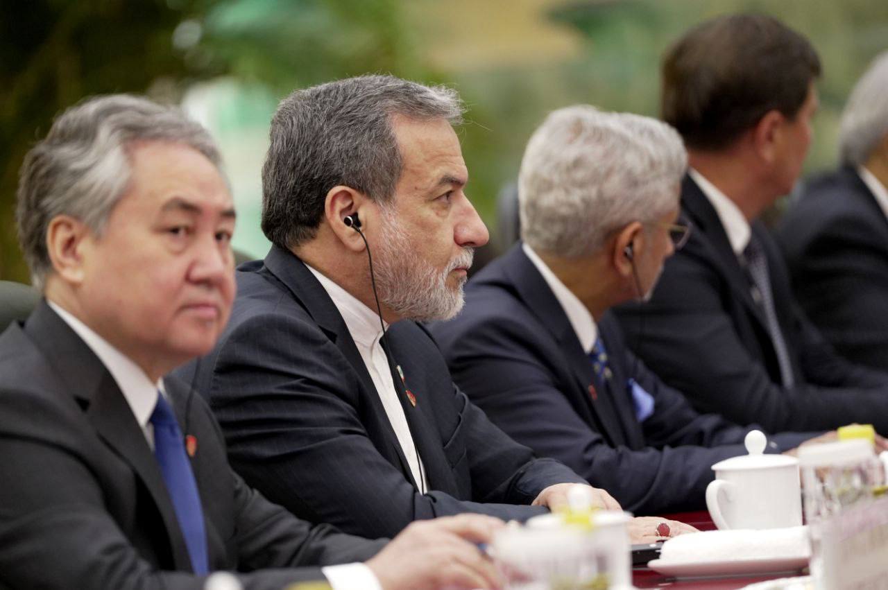 توضیحات عراقچی در مورد نشست شانگهای و دیدار با رئیسجمهور چین +تصاویر توضیحات عراقچی در مورد نشست شانگهای و دیدار با رئیسجمهور چین +تصاویر