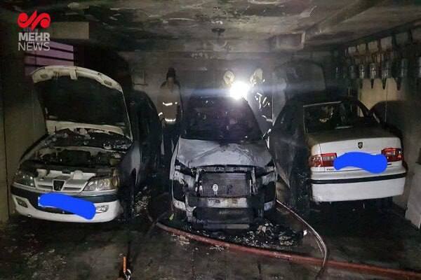 حریق در مجتمع مسکونی ۶۰ واحدی تهران/ سه خودرو در آتش سوخت حریق در مجتمع مسکونی ۶۰ واحدی تهران/ سه خودرو در آتش سوخت