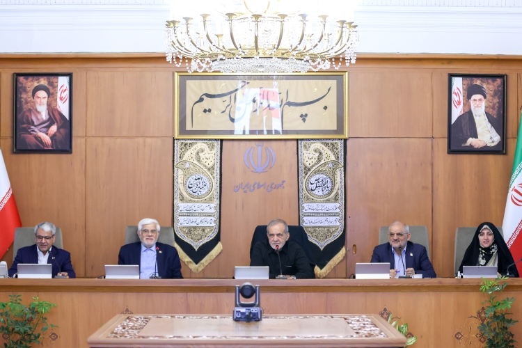 پزشکیان: برخورد ما با مردم باید کاملا محترمانه باشد/ ضرورت اصلاح برخی اشتباهات