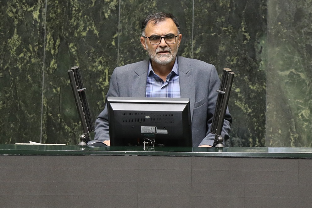 نماینده مجلس: بانکها به یک غده سرطانی تبدیل شدهاند نماینده مجلس: بانکها به یک غده سرطانی تبدیل شدهاند