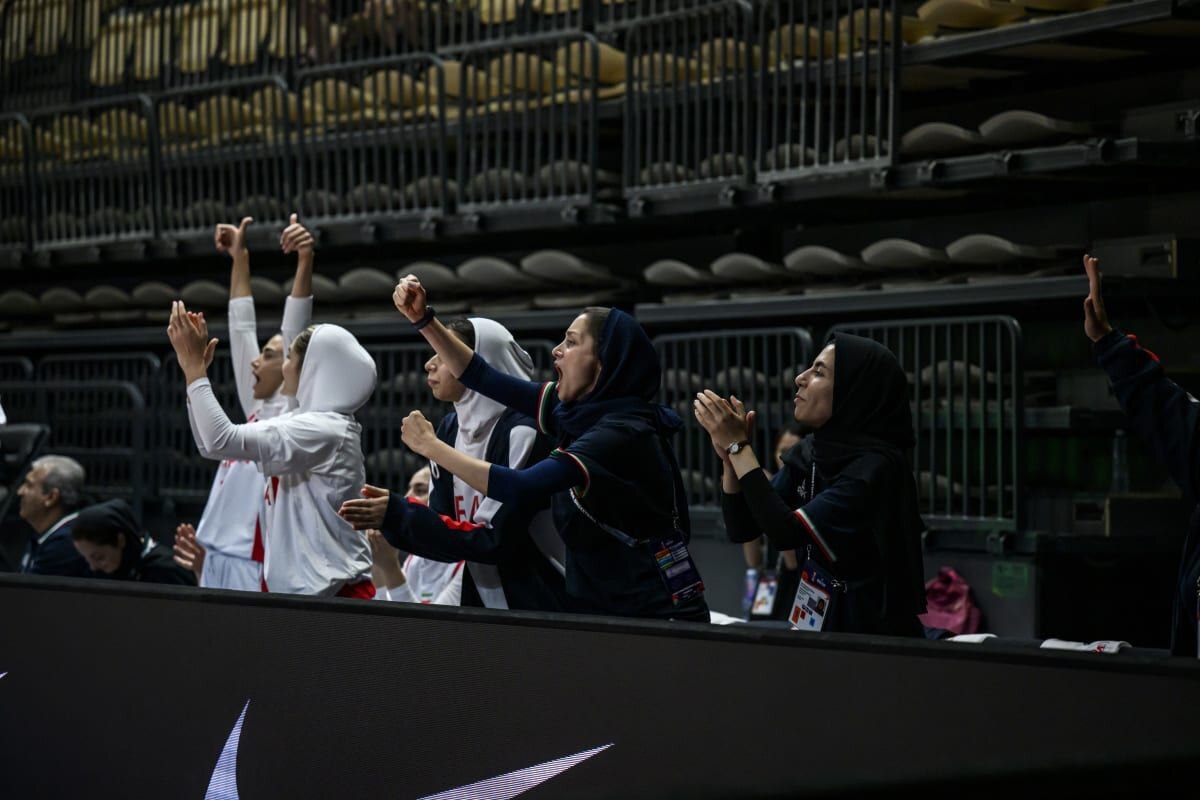 صعود قاطع زنان ایران به نیمهنهایی کاپ آسیا صعود قاطع زنان ایران به نیمهنهایی کاپ آسیا