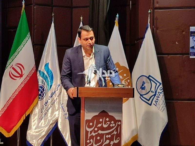 صادق زیباکلام: ازغندی، روایت خاص خودش را از تاریخ معاصر ایران داشت