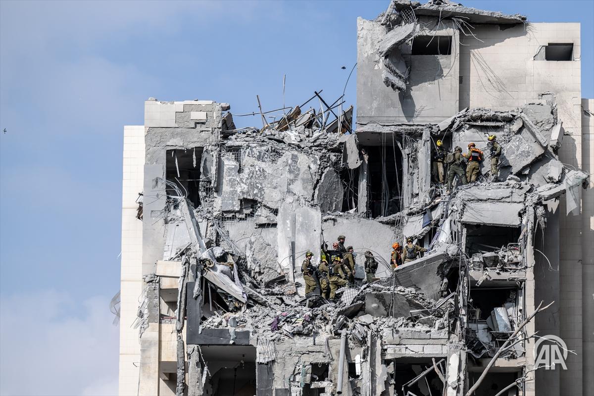 اعلام آتش‌بس میان ایران و اسرائیل/ حمله ایران به بئر السبع دست‌کم هفت کشته برجای گذاشت/ ترامپ: آتش‌بس نقض نشود!