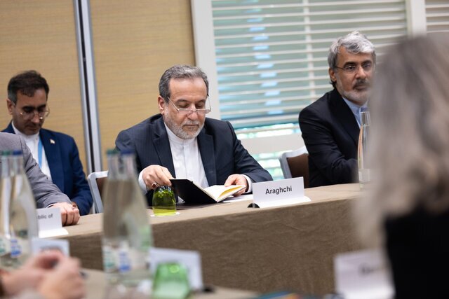 عراقچی: مذاکره مستقیم با آمریکا نداریم/ هرگز نگفته‌ایم کسی را ترور می‌کنیم