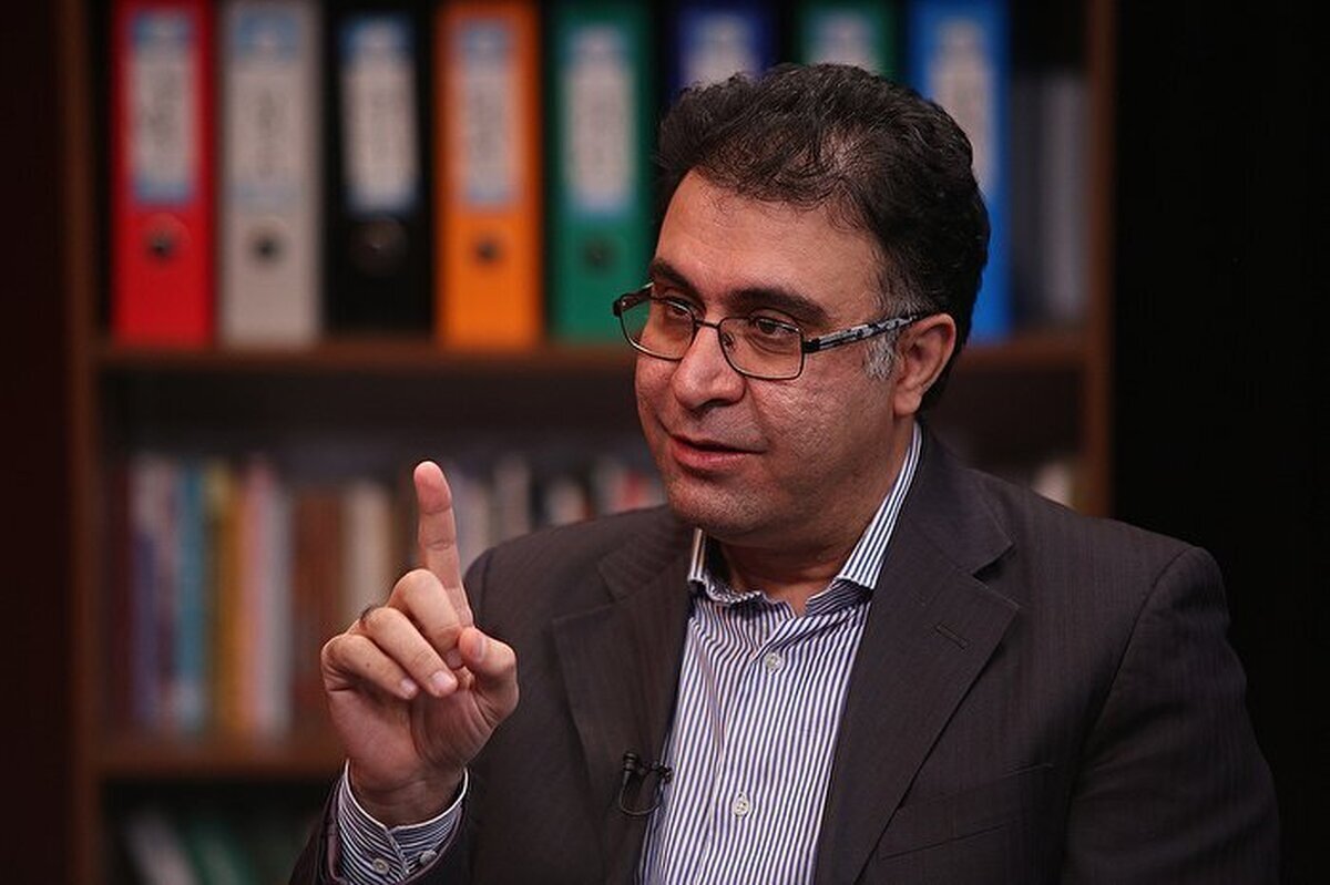 وضعیت مردم مثل قورباغه زنده در دیگ آب جوش است وضعیت مردم مثل قورباغه زنده در دیگ آب جوش است