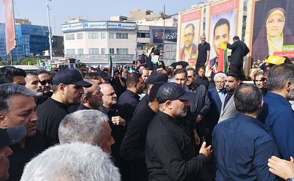 حضور پزشکیان در مراسم تشییع پیکر شهدا +ویدیو حضور پزشکیان در مراسم تشییع پیکر شهدا +ویدیو