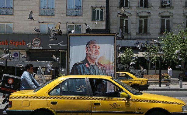 اسرائیل چگونه سیستم بانکی کشور را هدف قرار داد؟