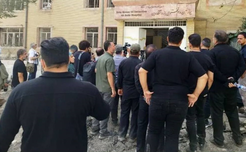 بازدید خبرنگاران رسانههای بینالمللی از زندان اوین بازدید خبرنگاران رسانههای بینالمللی از زندان اوین