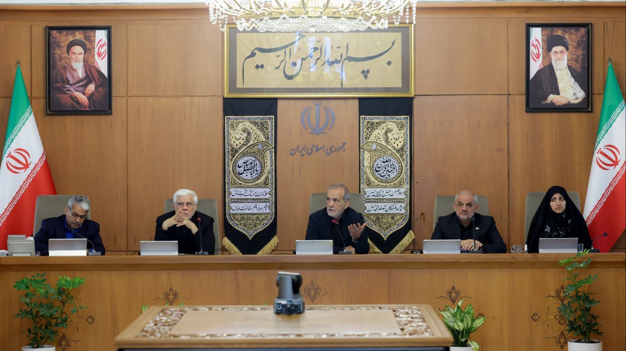 خلیج فارس نماد صلح و همکاری بین کشورهای منطقه است خلیج فارس نماد صلح و همکاری بین کشورهای منطقه است