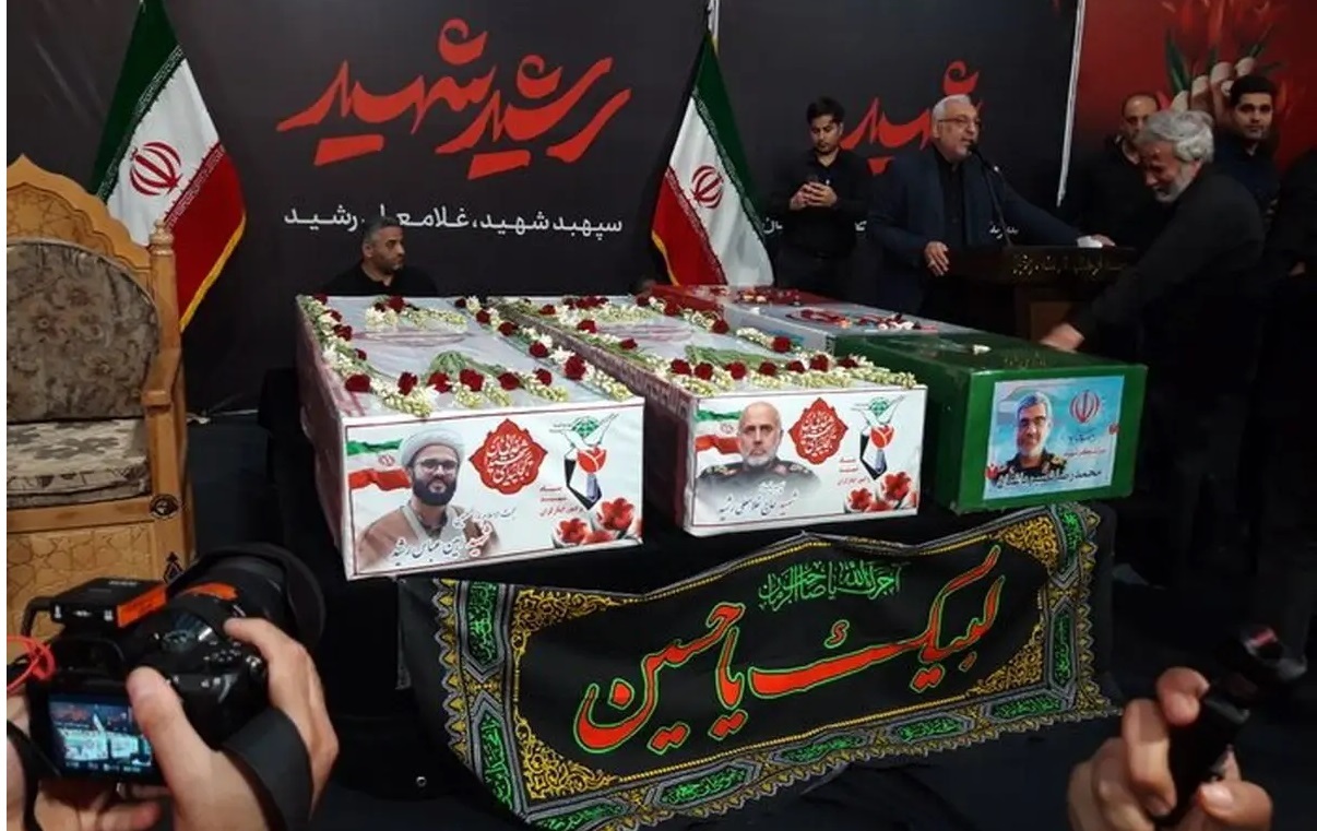 مراسم وداع با شهیدان در دزفول