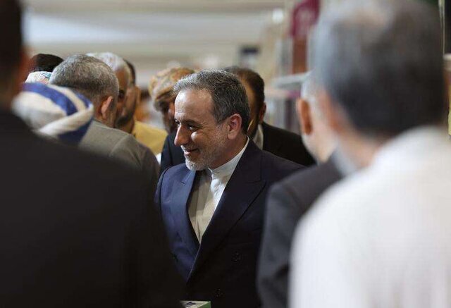 دعوت به مذاکره اما انگشت روی ماشه دعوت به مذاکره اما انگشت روی ماشه